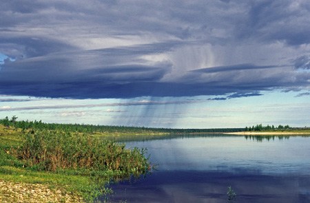 река Оленёк у метеостанции Яральин